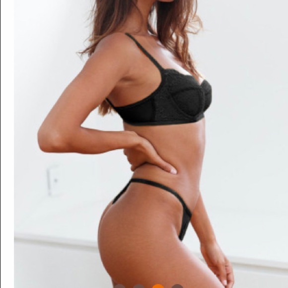 BLACK BLOSSOM BALCONY AND THONG NWOT - Picture 3 of 5